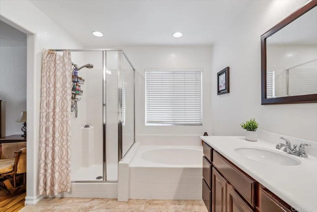 https://cdn.realtyfeed.com/cdn/127/306531803/7f5d631a3cd9c93d1cb64fc1961e16df.webp