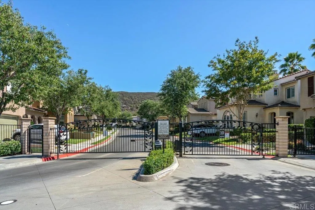 https://cdn.realtyfeed.com/cdn/127/306531803/c1d881d110774aa32e5f19d536945f4f.webp