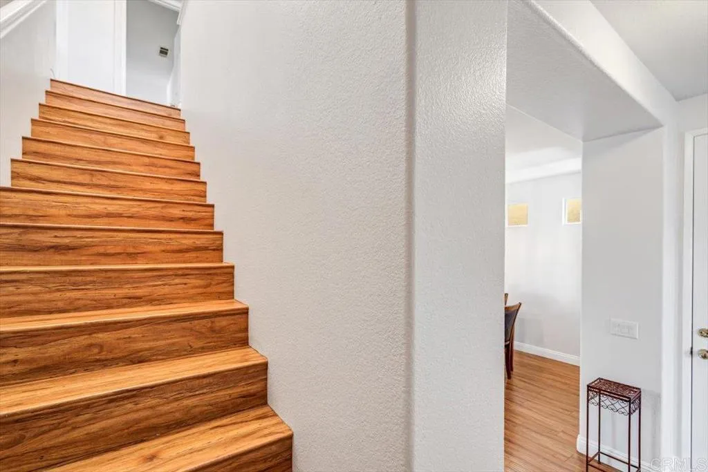 https://cdn.realtyfeed.com/cdn/127/306531803/f3e039e978e201634f592d0f999bfd19.webp