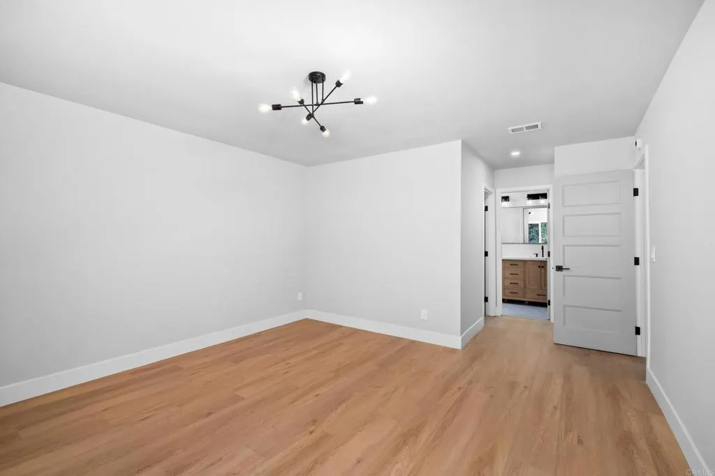 https://cdn.realtyfeed.com/cdn/127/306531839/95ac2312fcfd619cc7345dc141404f92.webp