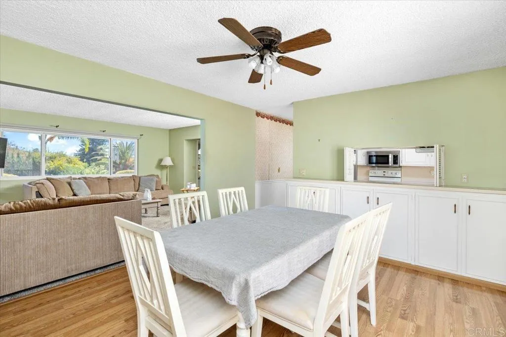 https://cdn.realtyfeed.com/cdn/127/306531855/0eccd68b90d4f5be811cd2f6431f1ff6.webp