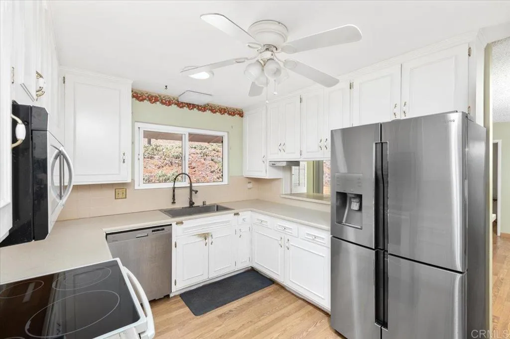 https://cdn.realtyfeed.com/cdn/127/306531855/bc1dafab53cb3ecfc6de7a9ce1009481.webp