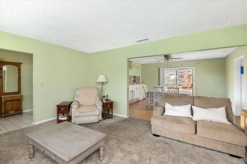 https://cdn.realtyfeed.com/cdn/127/306531855/fc3e2031158e72ed9c205067c72c60c1.webp