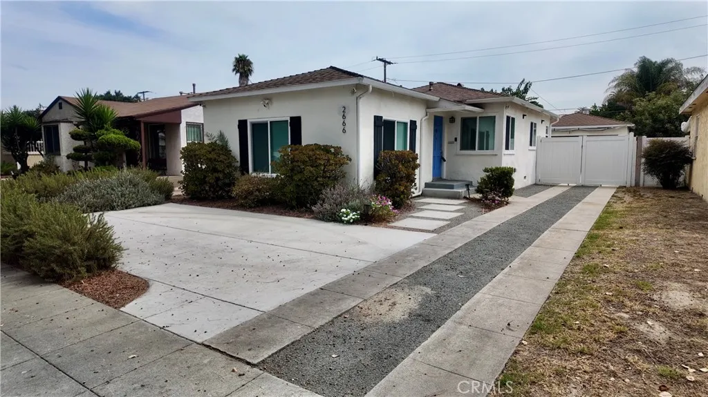 Long Beach, CA 90810