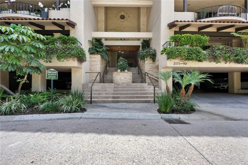 Los Angeles, CA 90067