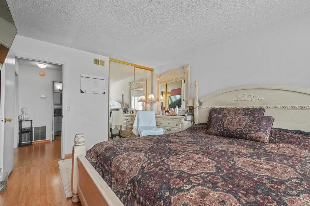 https://cdn.realtyfeed.com/cdn/127/306532019/03f157ed3eb41b3c42b211bba9af864b.webp