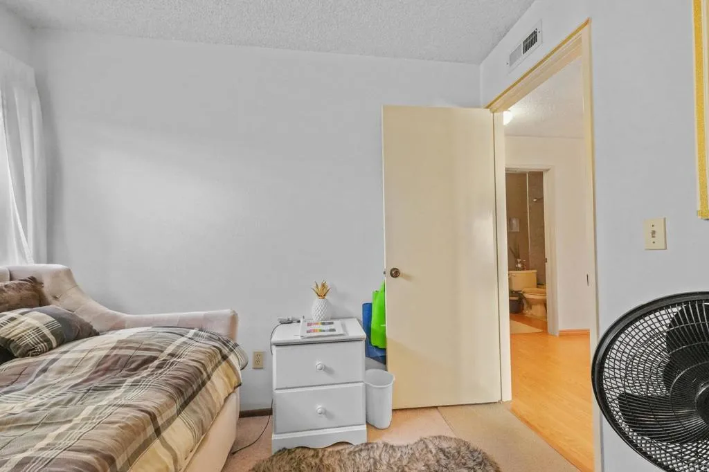 https://cdn.realtyfeed.com/cdn/127/306532019/99acfade4807ff3dde490b73d723c0b8.webp