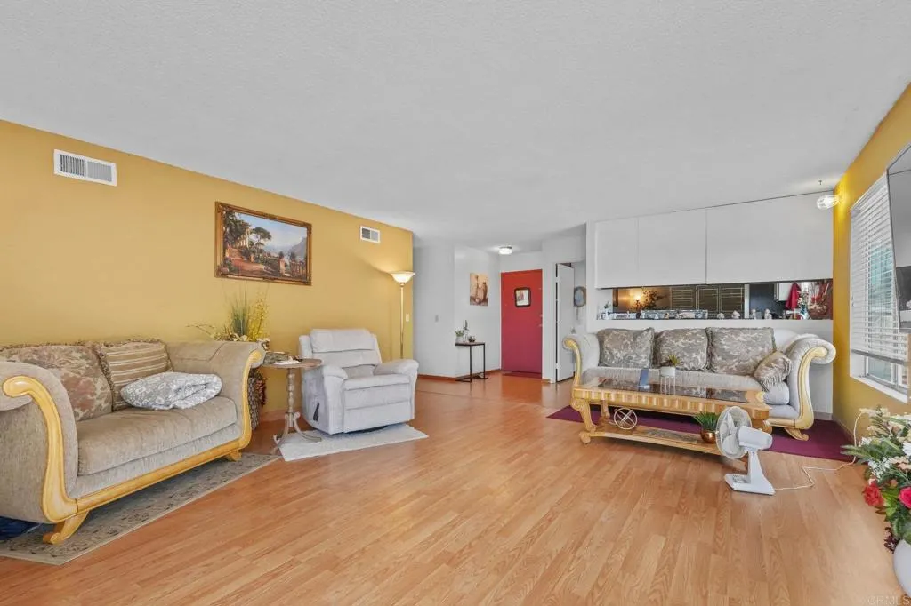 https://cdn.realtyfeed.com/cdn/127/306532019/9c4bdaca94a1c2b02f100cd98ee926d3.webp