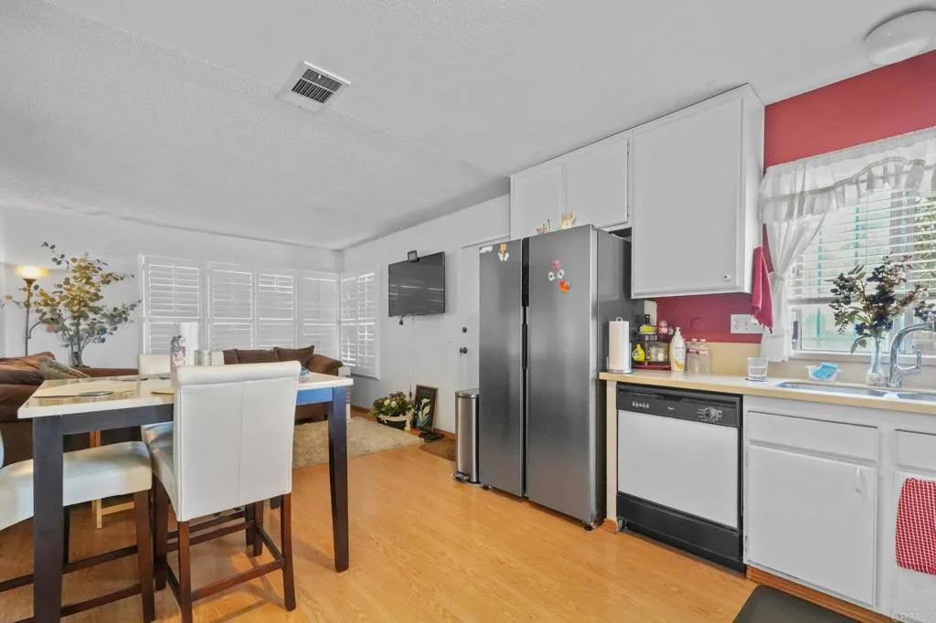 https://cdn.realtyfeed.com/cdn/127/306532019/b46346475f86d575b30e28d5db59c585.webp