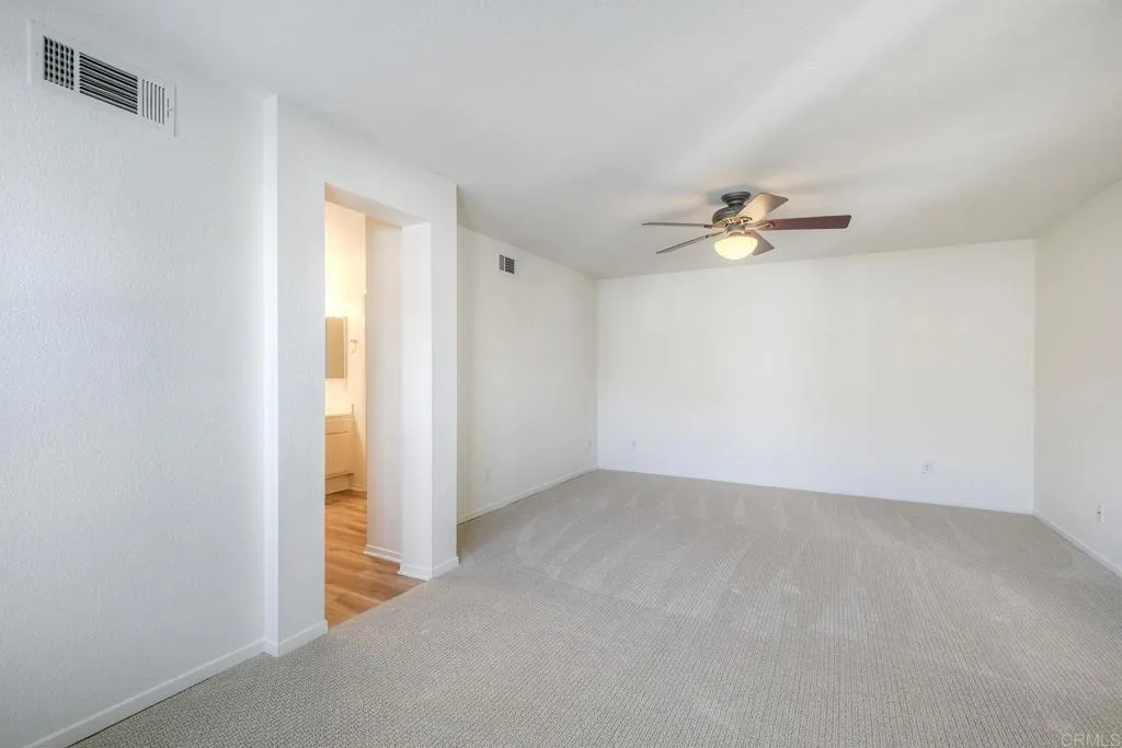 https://cdn.realtyfeed.com/cdn/127/306532055/0c4ad5ff96158d15fddc116d9a228e56.webp