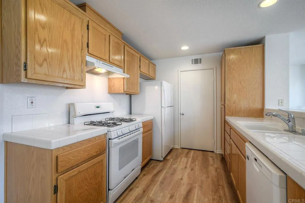 Photo #26: NDP2508516 Listing: Photo #26