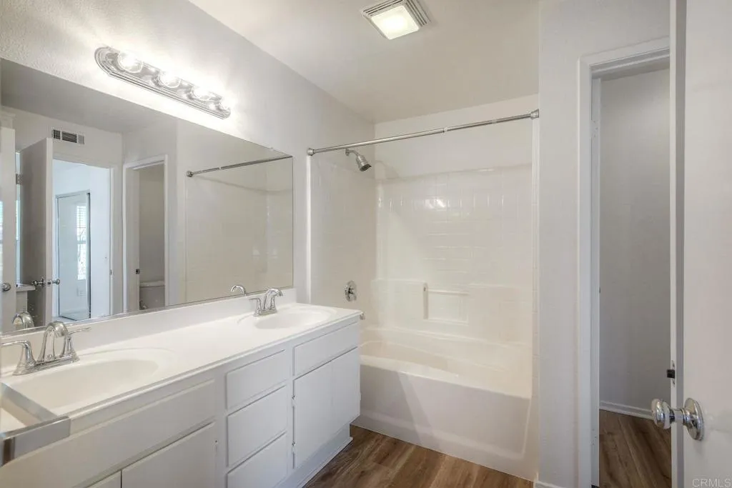 https://cdn.realtyfeed.com/cdn/127/306532055/3eb746b8eb39991054eb634d23d54654.webp