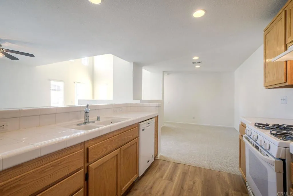 Photo #28: NDP2508516 Listing: Photo #28