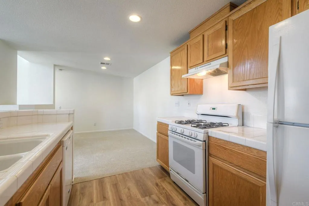 Photo #27: NDP2508516 Listing: Photo #27