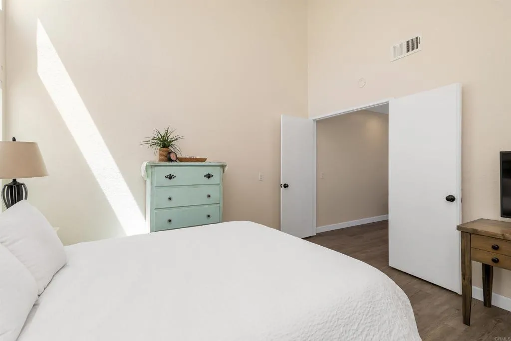 https://cdn.realtyfeed.com/cdn/127/306532107/5c453d982f453699be24e8e7c2fb4199.webp