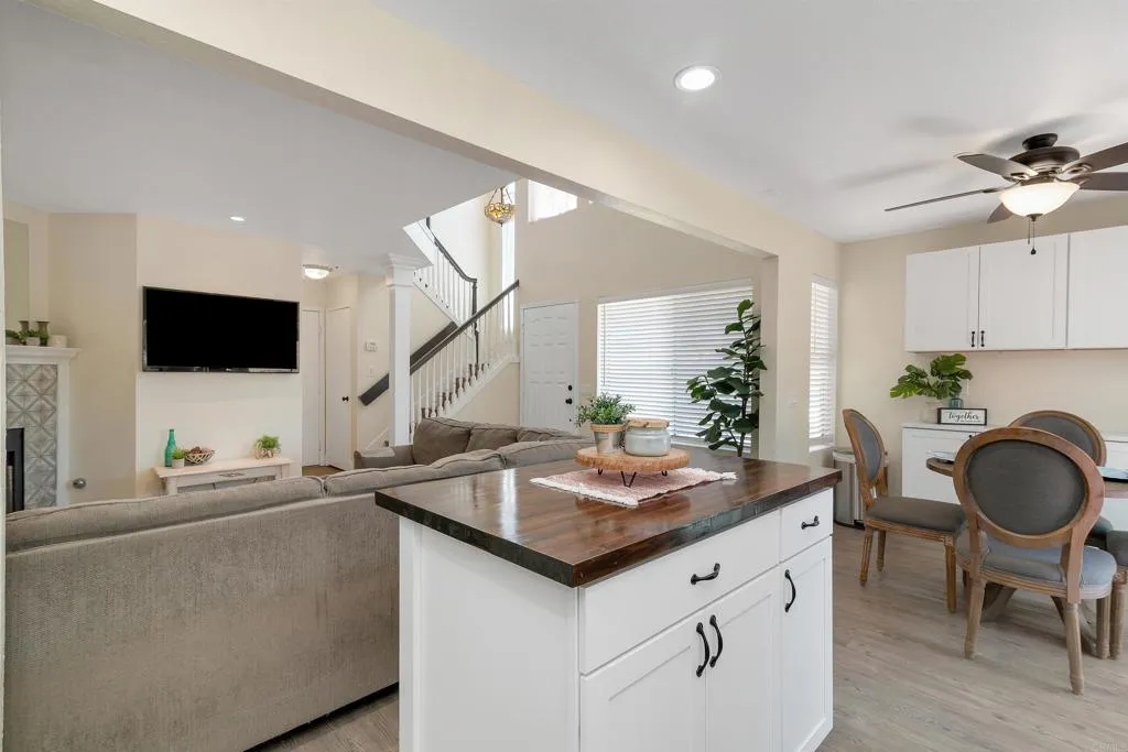https://cdn.realtyfeed.com/cdn/127/306532107/7e668d0b7a301c0af1ee57c0edf8ce2b.webp