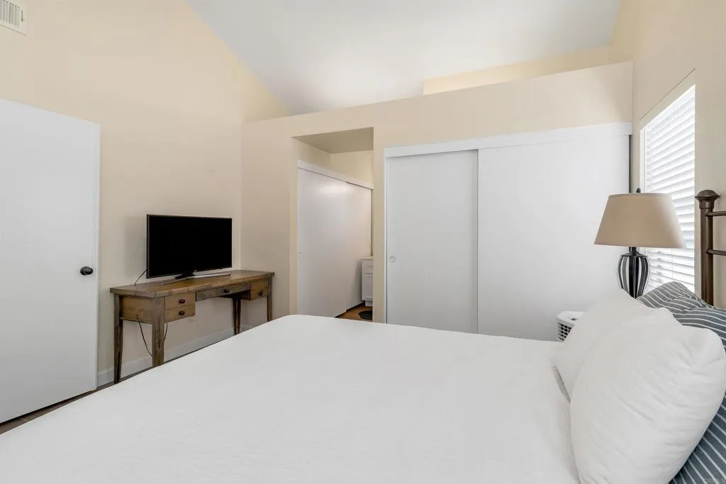 https://cdn.realtyfeed.com/cdn/127/306532107/fd17488c6f6d31857883b64fdaeefb5d.webp