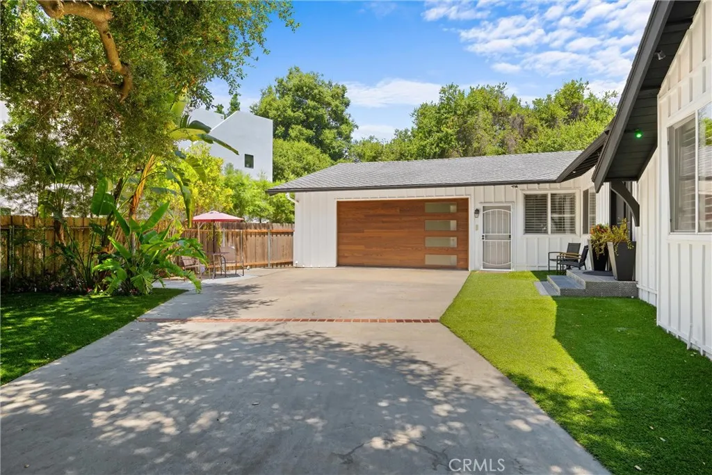 Calabasas, CA 91302