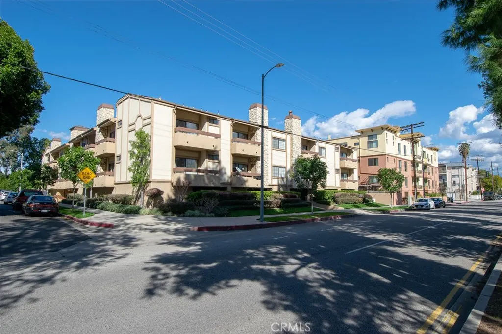 Valley Village, CA 91607