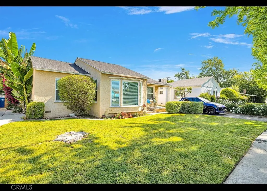 Lake Balboa, CA 91406