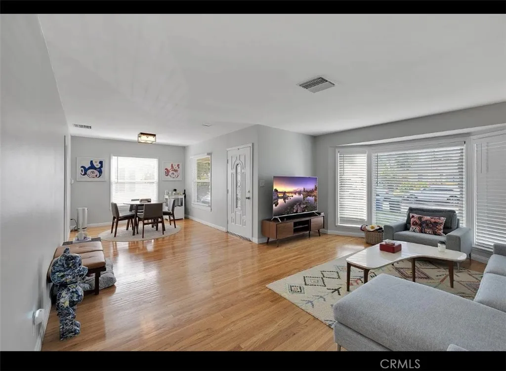 17621 Lemay Street, Lake Balboa, CA 91406 - Photo 3 of 12, Lake Balboa, CA