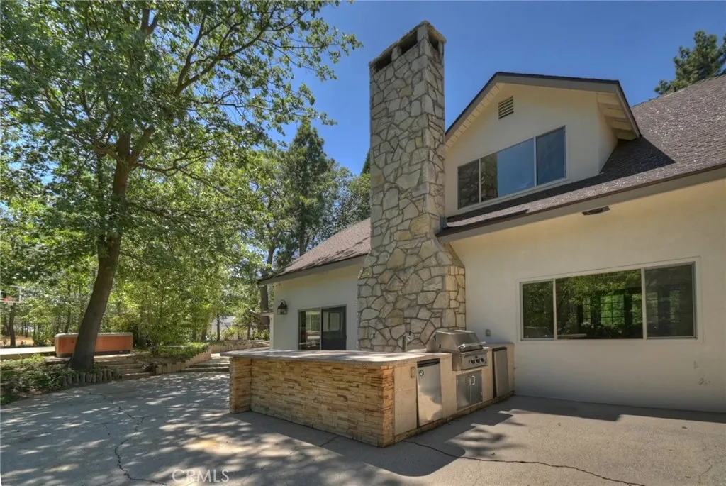 28411 North Shore Road, Lake Arrowhead, CA, 92352