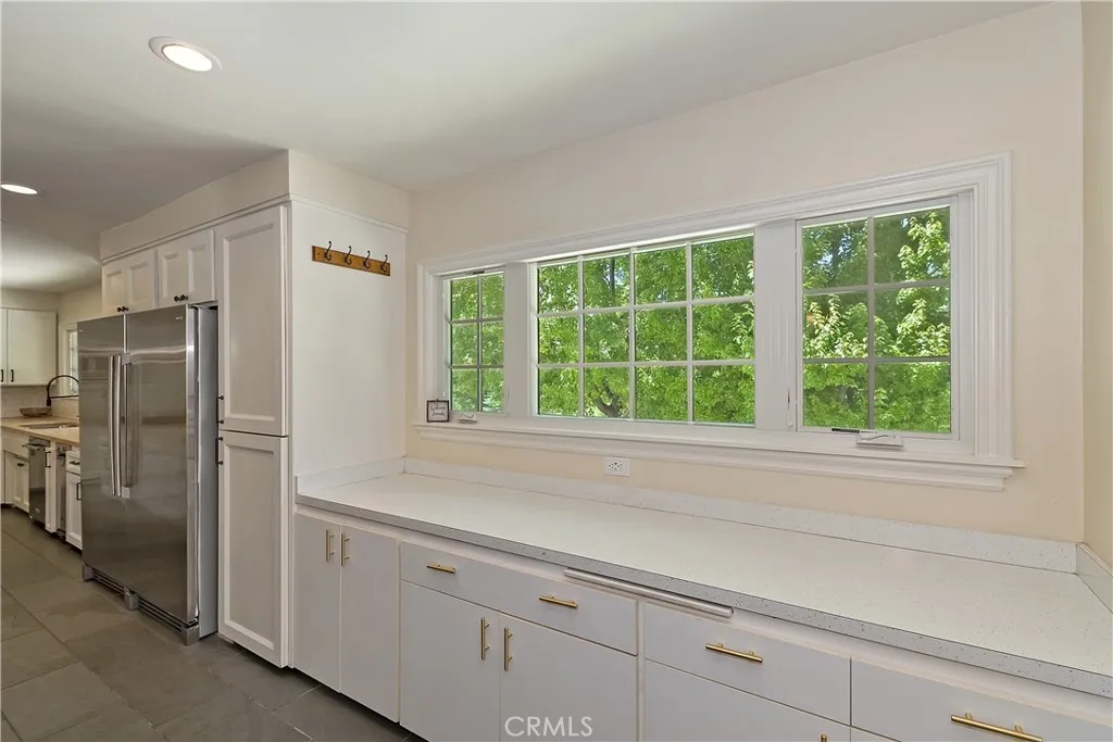 28411 North Shore Road, Lake Arrowhead, CA, 92352