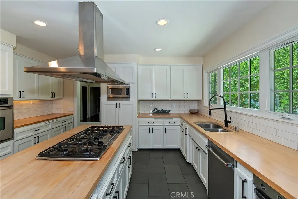 28411 North Shore Road, Lake Arrowhead, CA, 92352