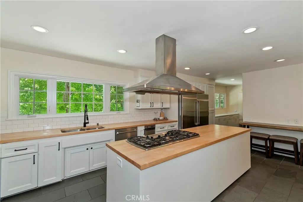 28411 North Shore Road, Lake Arrowhead, CA, 92352