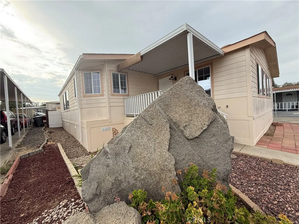 https://cdn.realtyfeed.com/cdn/127/306532224/70ba8e93dbd5e4aff3ae718676b7c624.webp