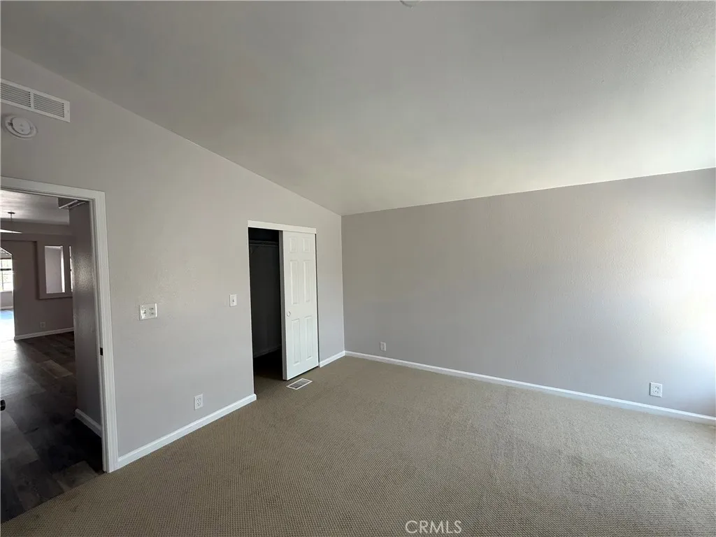 https://cdn.realtyfeed.com/cdn/127/306532224/750e918256fd5f699370c1c224e9bfdd.webp