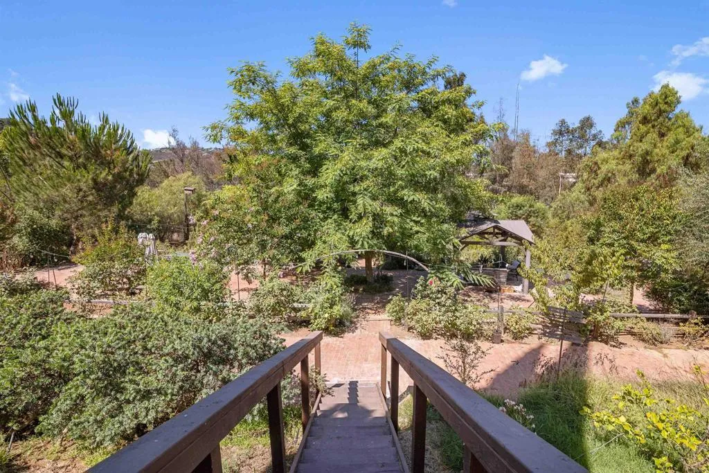 https://cdn.realtyfeed.com/cdn/127/306532225/46b3b3ec5742e928cac82ccdde4701f2.webp