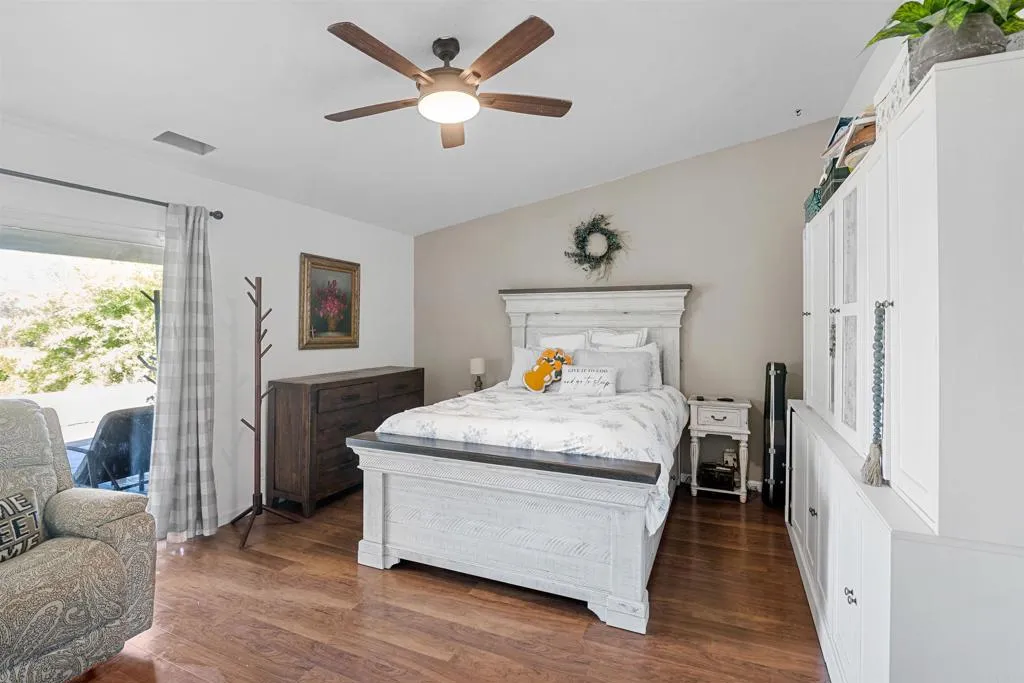 https://cdn.realtyfeed.com/cdn/127/306532225/52f8c94e9ffd80220a99e37ebf767561.webp