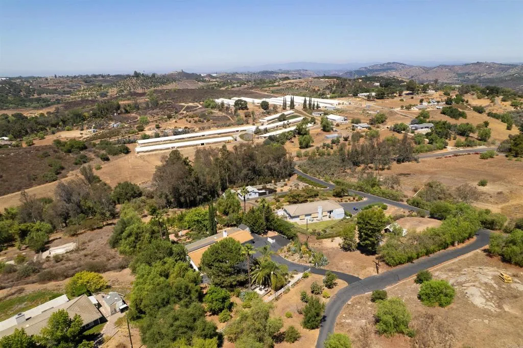 https://cdn.realtyfeed.com/cdn/127/306532225/dbabf8f0ee6debf482e4e34a60118462.webp