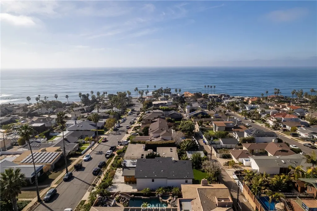 https://cdn.realtyfeed.com/cdn/127/306532247/221c514e0e603a09b1f66287304c8a3b.webp
