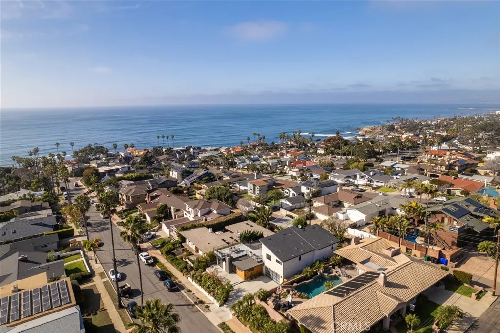 https://cdn.realtyfeed.com/cdn/127/306532247/8f7d66d8ac8222a06016b12542c29d62.webp