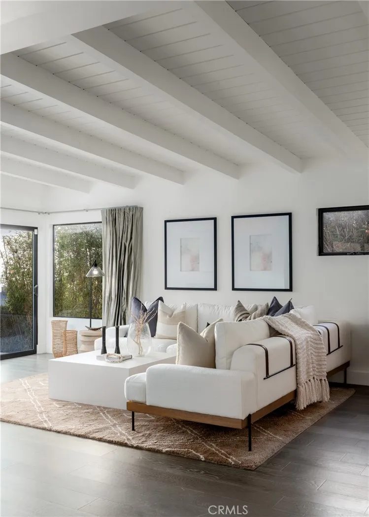 https://cdn.realtyfeed.com/cdn/127/306532247/9c59864601182f182188591ab770b44e.webp