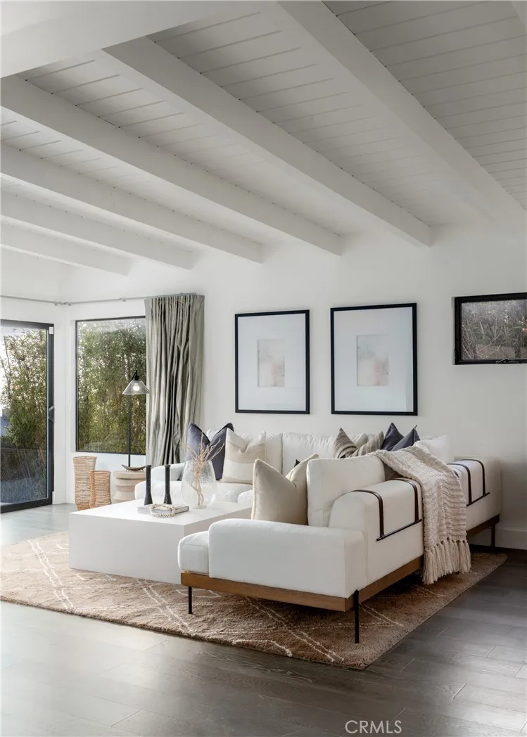 https://cdn.realtyfeed.com/cdn/127/306532247/cf9c664cb4dea8ca627ac6c4b5bbe206.webp