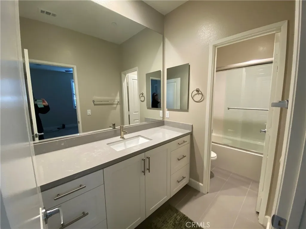 https://cdn.realtyfeed.com/cdn/127/306532271/e8f7bce042d9aaeddeb25ca0c52efdd5.webp