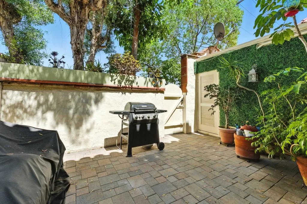https://cdn.realtyfeed.com/cdn/127/306532280/3ef63f58412afc57abff0869e427f904.webp
