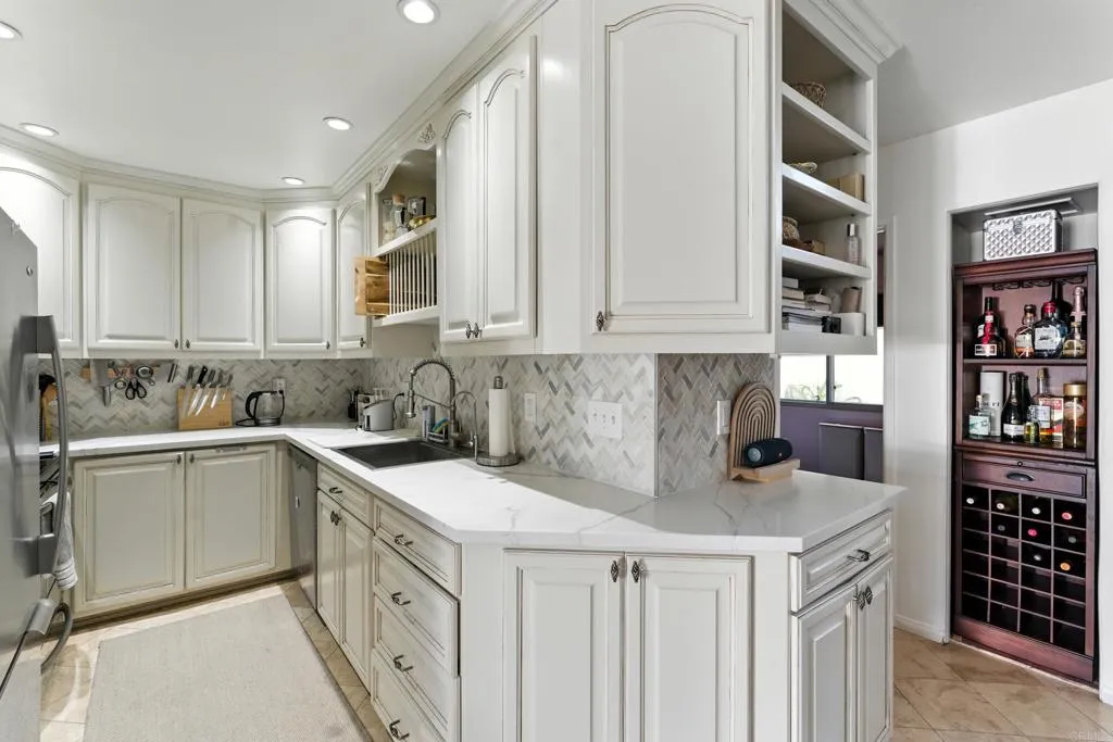 https://cdn.realtyfeed.com/cdn/127/306532280/784facb4a4bfb0a285a8f8f53da291a8.webp