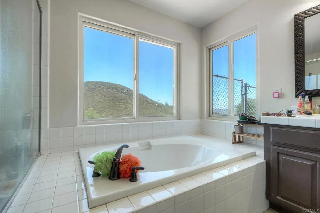 https://cdn.realtyfeed.com/cdn/127/306532319/52858c0d5d17854c51957866f35cfe9b.webp