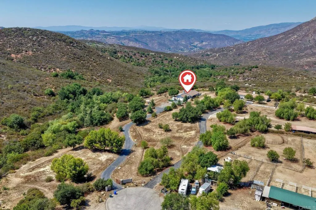 https://cdn.realtyfeed.com/cdn/127/306532319/65ecaab5ab322c7e53286e18a64989be.webp