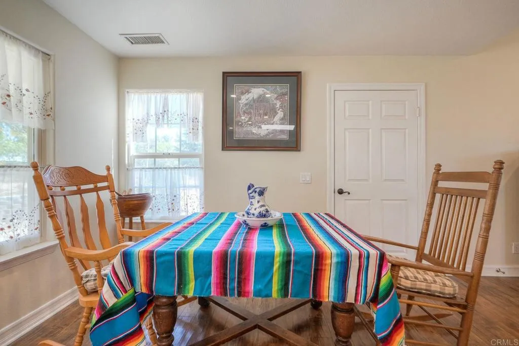 https://cdn.realtyfeed.com/cdn/127/306532319/8b565efd224e208e7fb30a43f28c25ba.webp