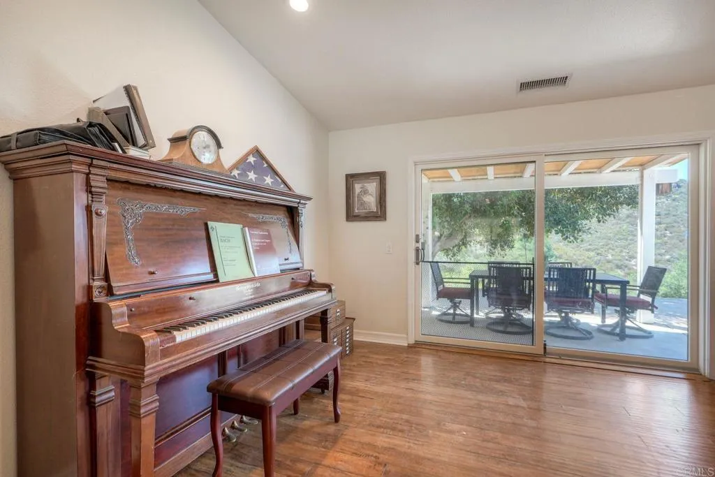 https://cdn.realtyfeed.com/cdn/127/306532319/b5130277ecbc098f056a6bbdffe09b41.webp