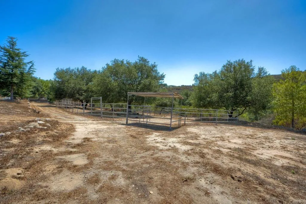 https://cdn.realtyfeed.com/cdn/127/306532319/b853a3e1e6ebd7a10457feb8d7b931c5.webp