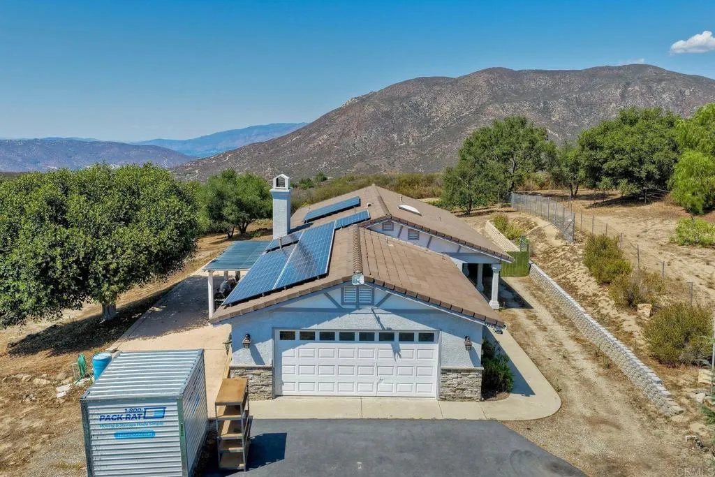 https://cdn.realtyfeed.com/cdn/127/306532319/ce854d2a974d2301633b9dc94e2dd071.webp