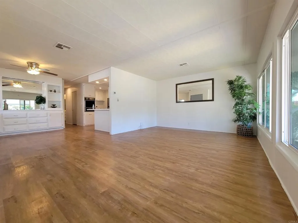 https://cdn.realtyfeed.com/cdn/127/306532357/0b180cde5223081f997b0e76cbc3754d.webp