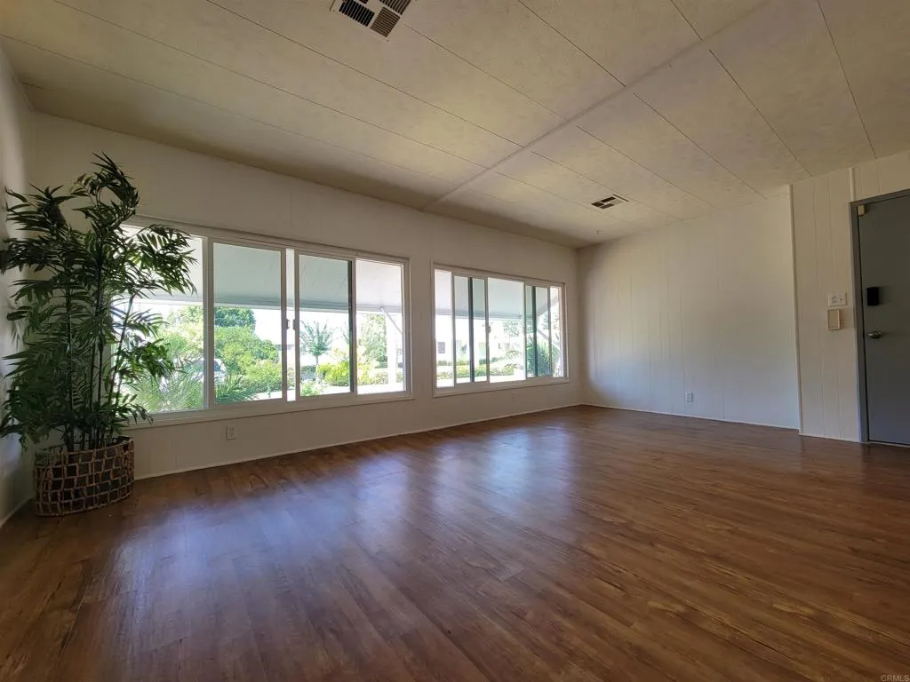 https://cdn.realtyfeed.com/cdn/127/306532357/de59d1f88b54c79772a7579c8b050760.webp