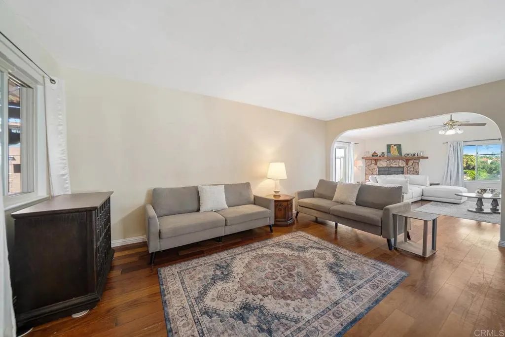https://cdn.realtyfeed.com/cdn/127/306532364/b853c9b731248e85ff0b0c6b092eca66.webp